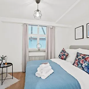 Appartement True - Zentral I Terrasse Mit Rheinblick, Bâle