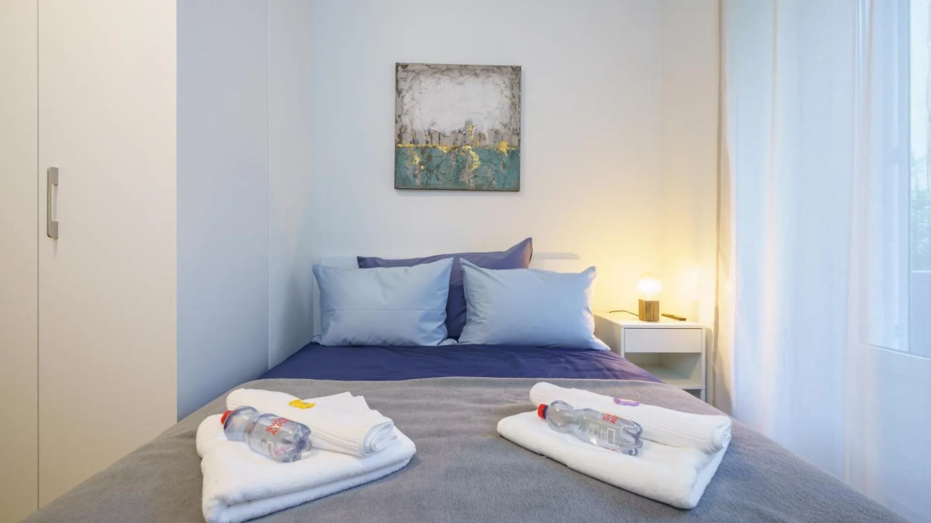 Design-Apartment - Central - Kitchen - Self Check-In Basel Switzerland